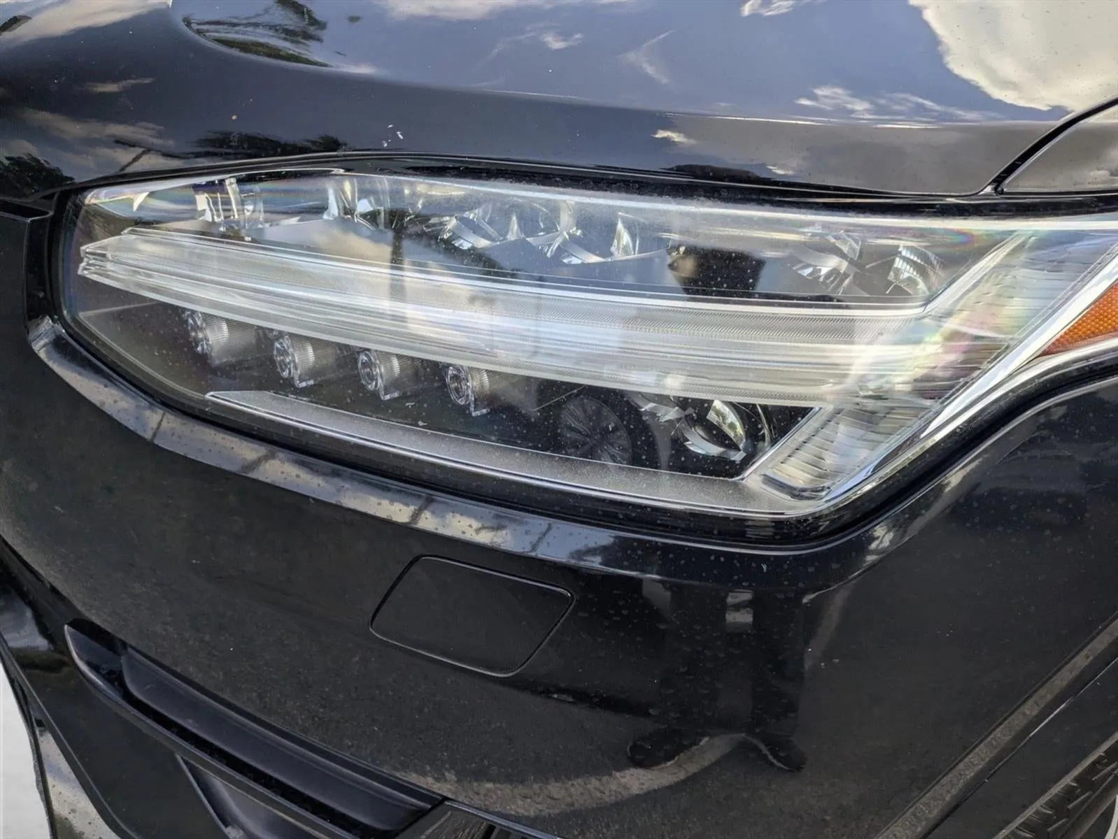 2019 Volvo XC90 T6 AWD R-Design photo 7