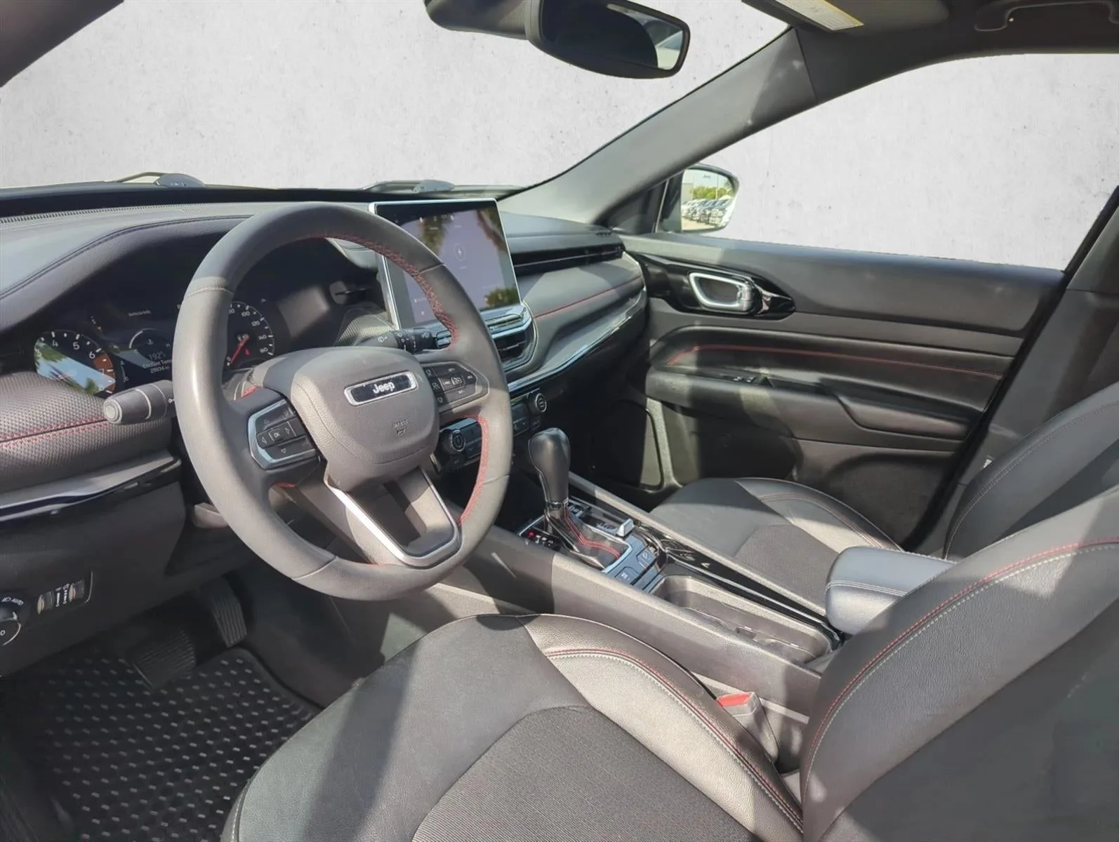 2024 Jeep Compass Trailhawk 4x4 photo 9