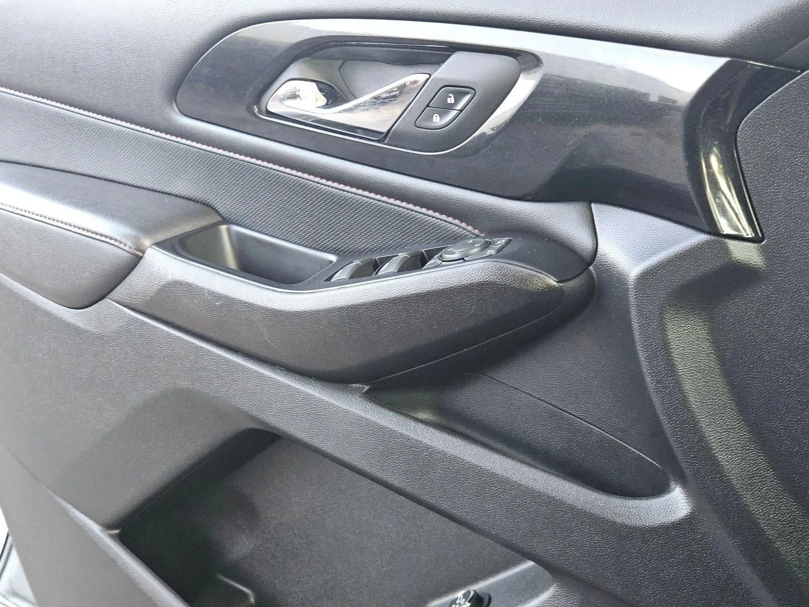 2023 Chevrolet Traverse RS photo 8