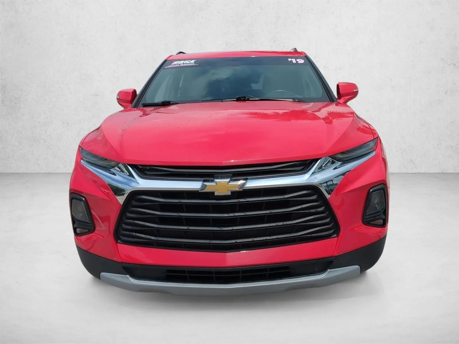 2019 Chevrolet Blazer FWD photo 2