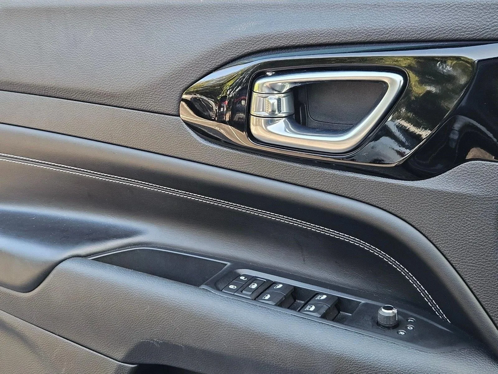 2022 Jeep Compass Altitude FWD photo 6