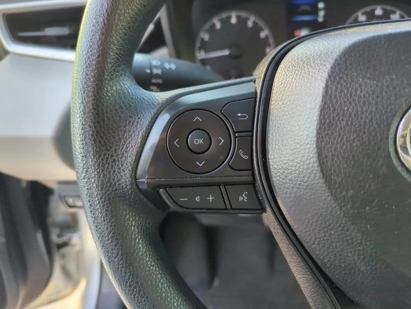 2025 Toyota Corolla LE CVT (Natl) photo 11