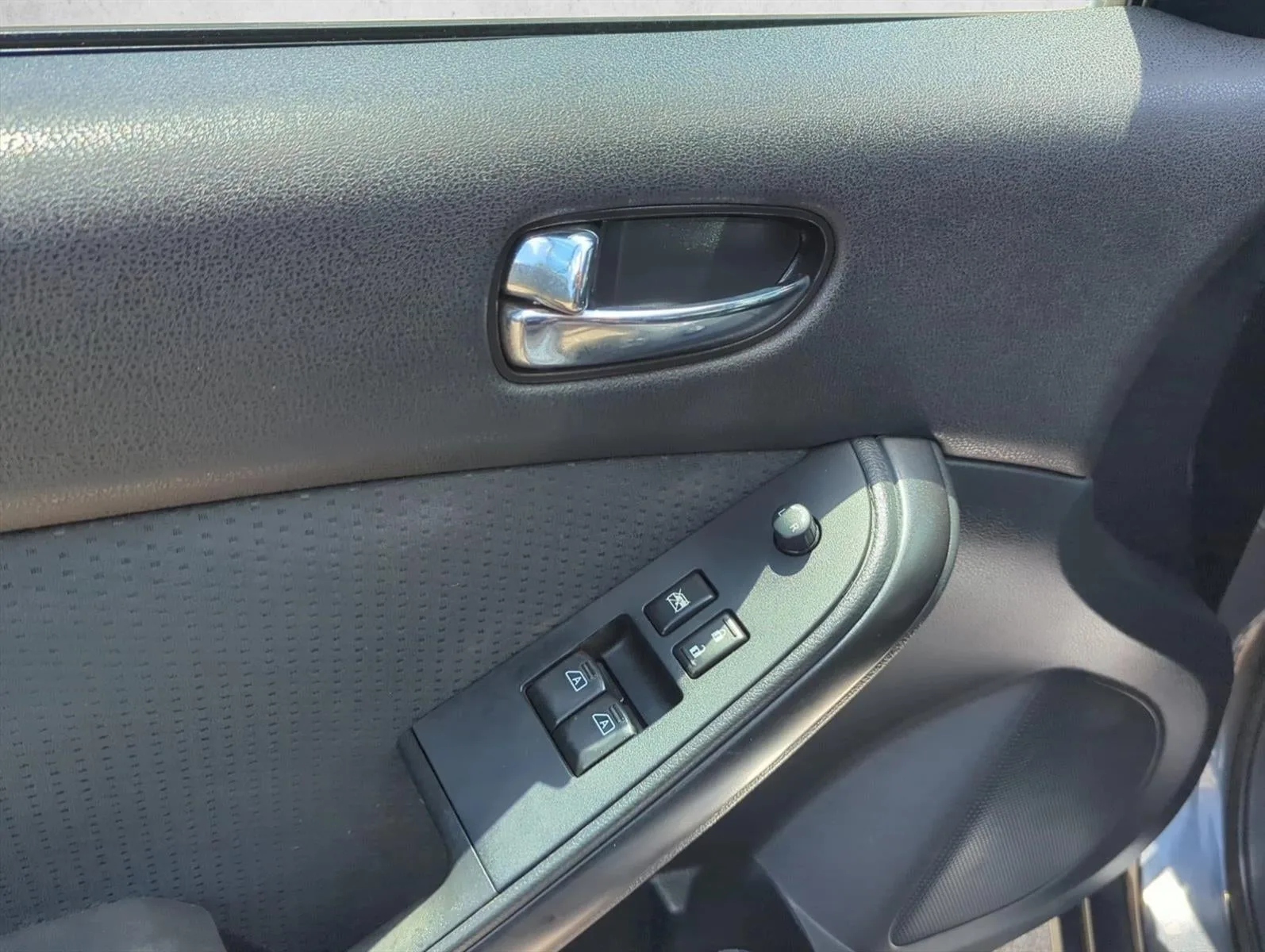 2013 Nissan Altima 2dr Cpe I4 2.5 S photo 11