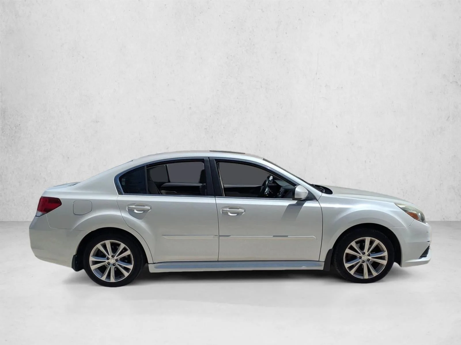 2014 Subaru Legacy 2.5i Limited photo 4