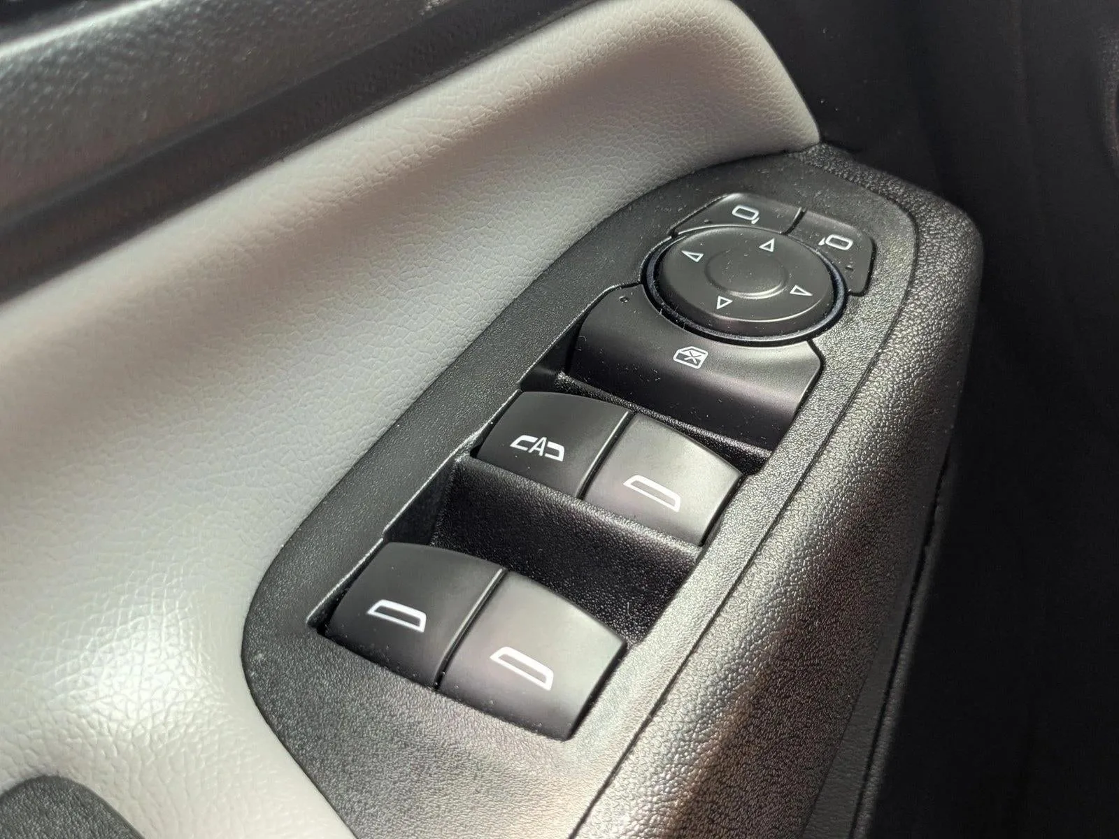 2021 Chevrolet Equinox LS photo 12