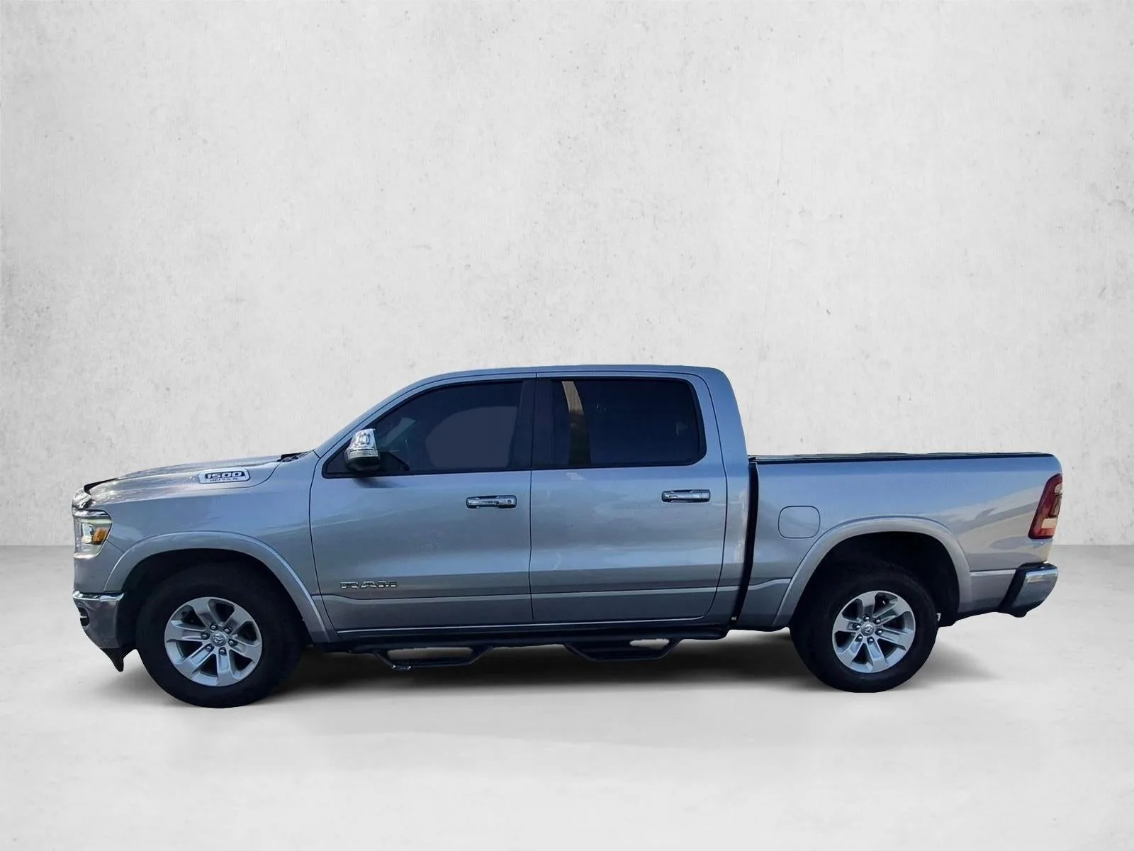 2021 RAM 1500 Laramie 4x2 Crew Cab 5'7" Box photo 8