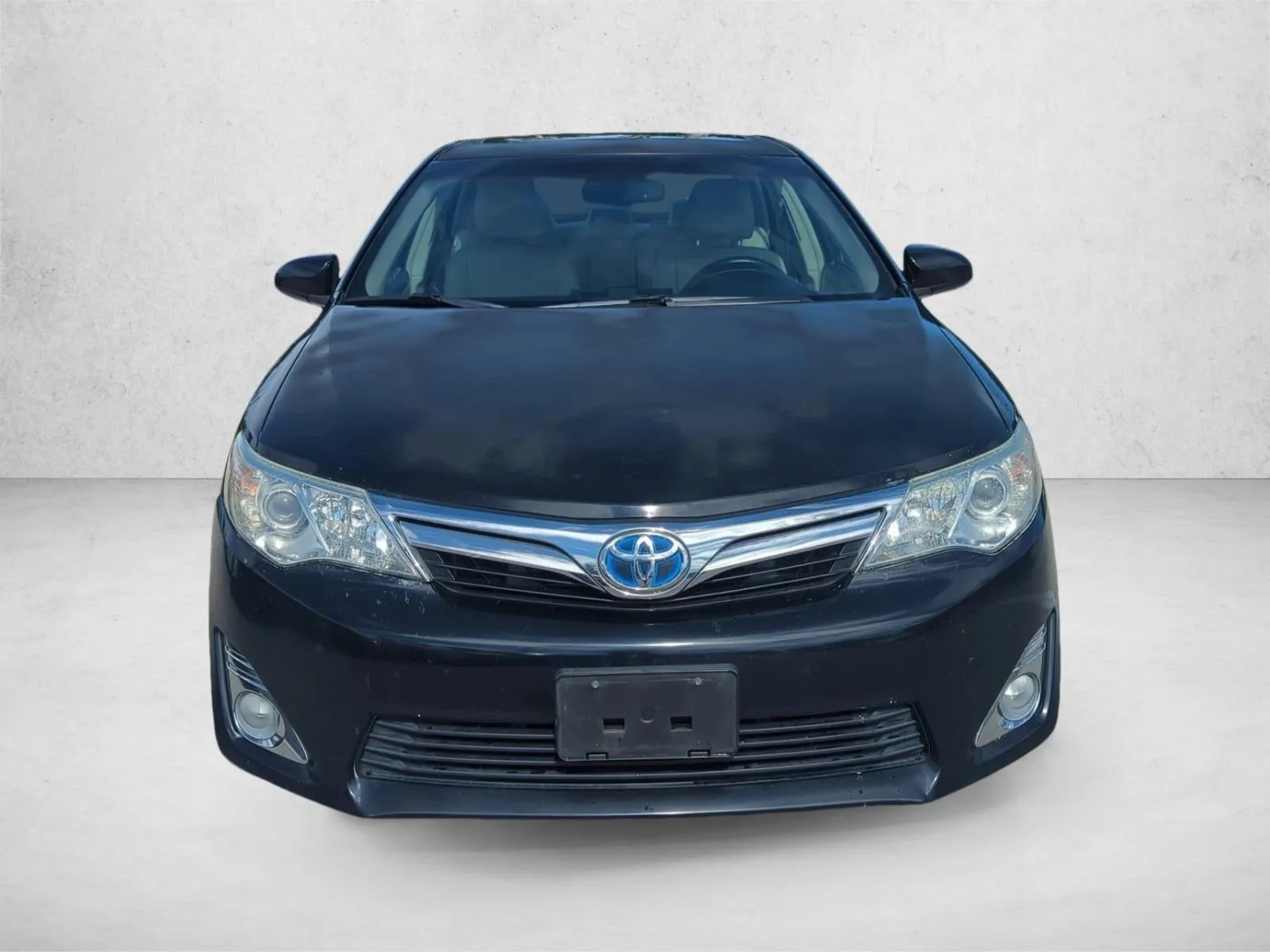 2012 Toyota Camry Hybrid 4dr Sdn XLE (Natl) photo 2