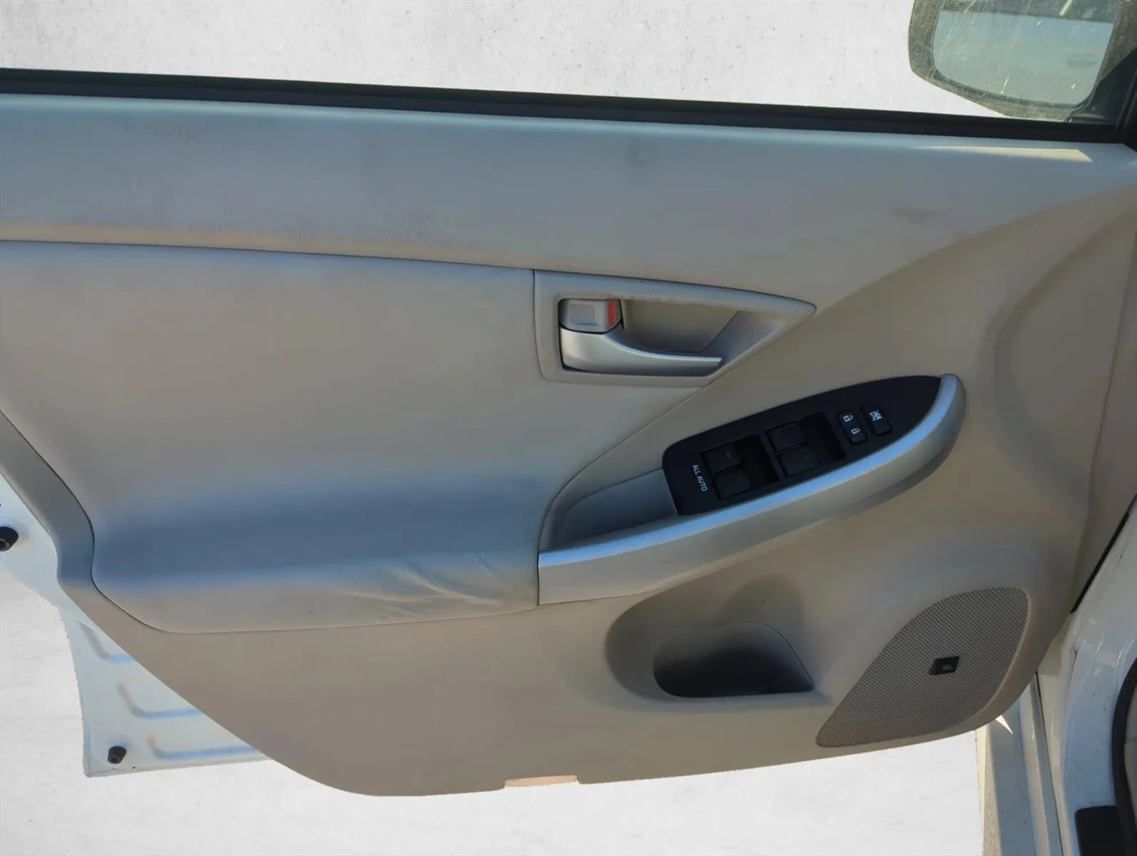 2014 Toyota Prius 5dr HB Four (Natl) photo 8