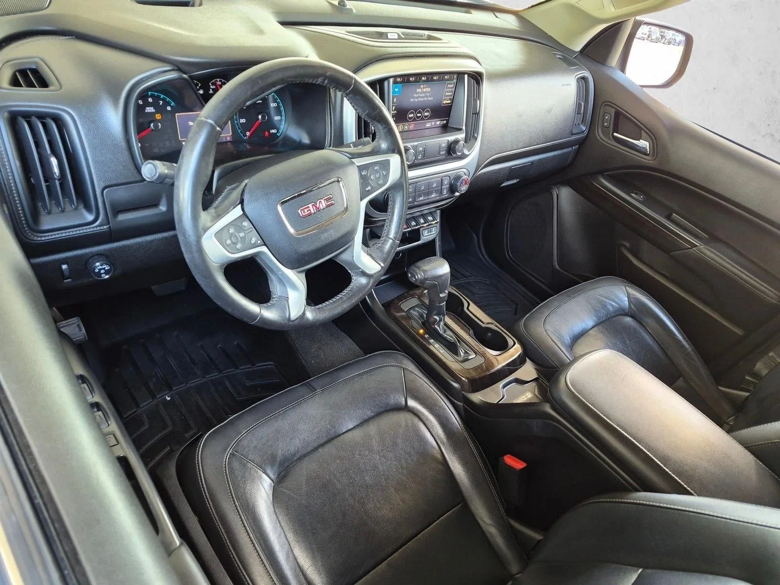 2019 GMC Canyon Crew Cab Short Box 2-Wheel Drive SLT photo 8