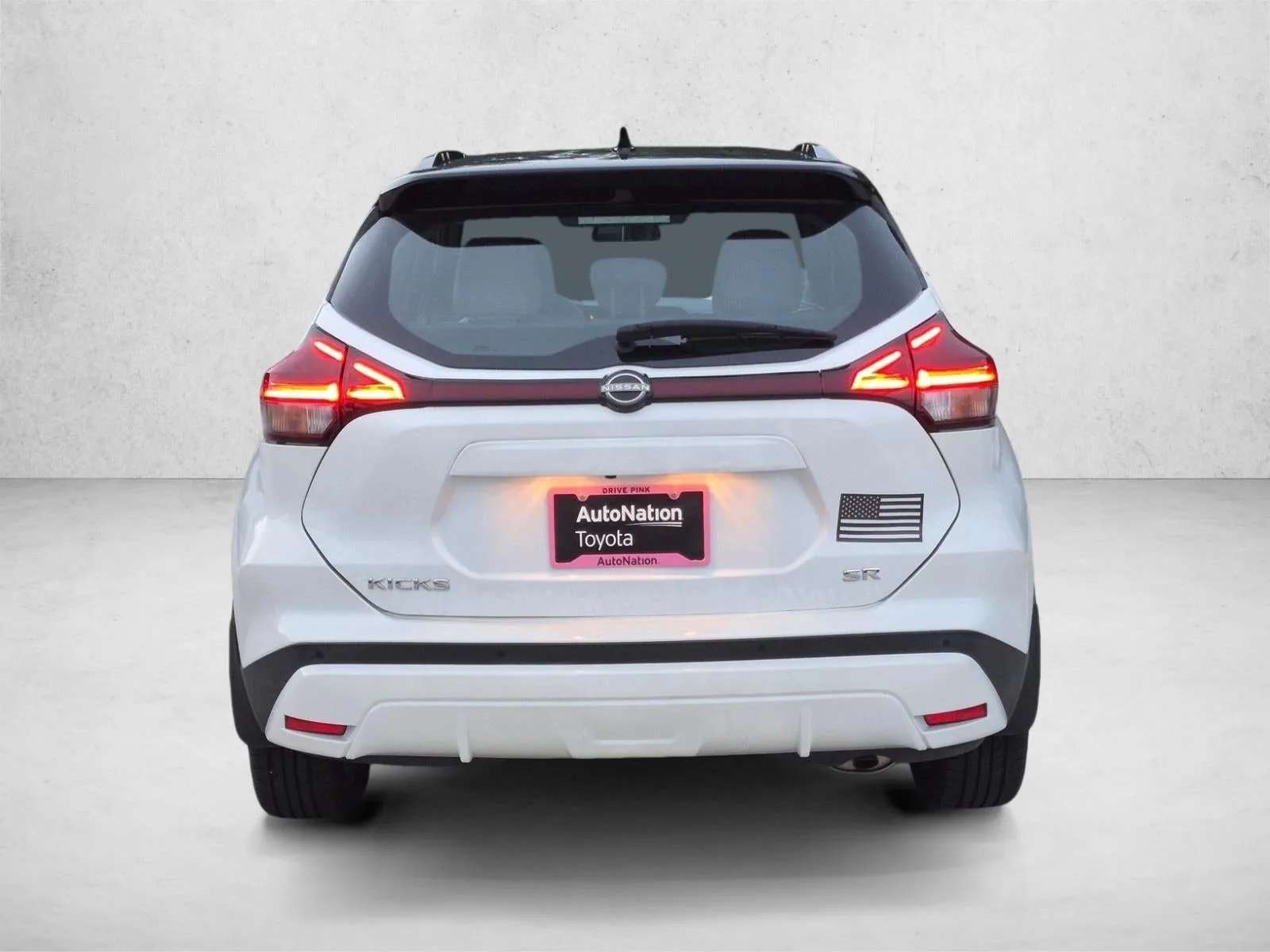 2023 Nissan Kicks SR FWD photo 6