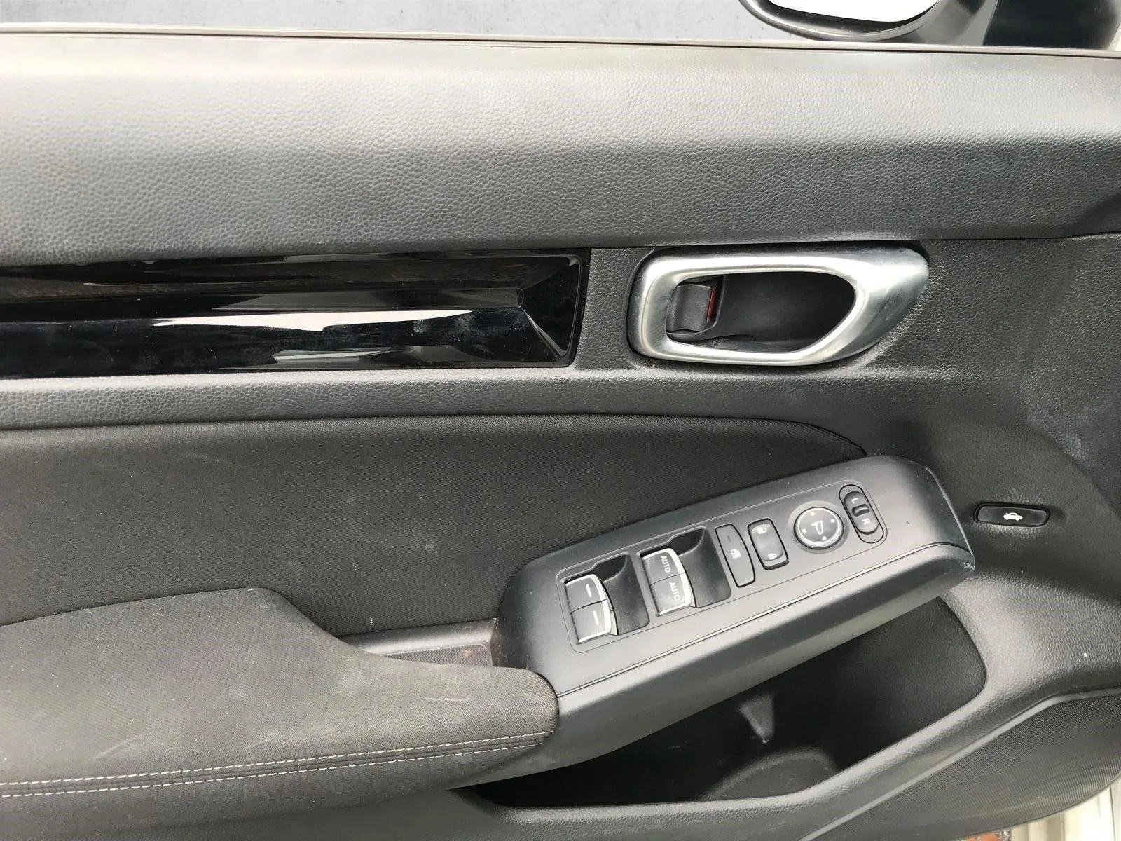 2024 Honda Civic Sedan EX CVT photo 11