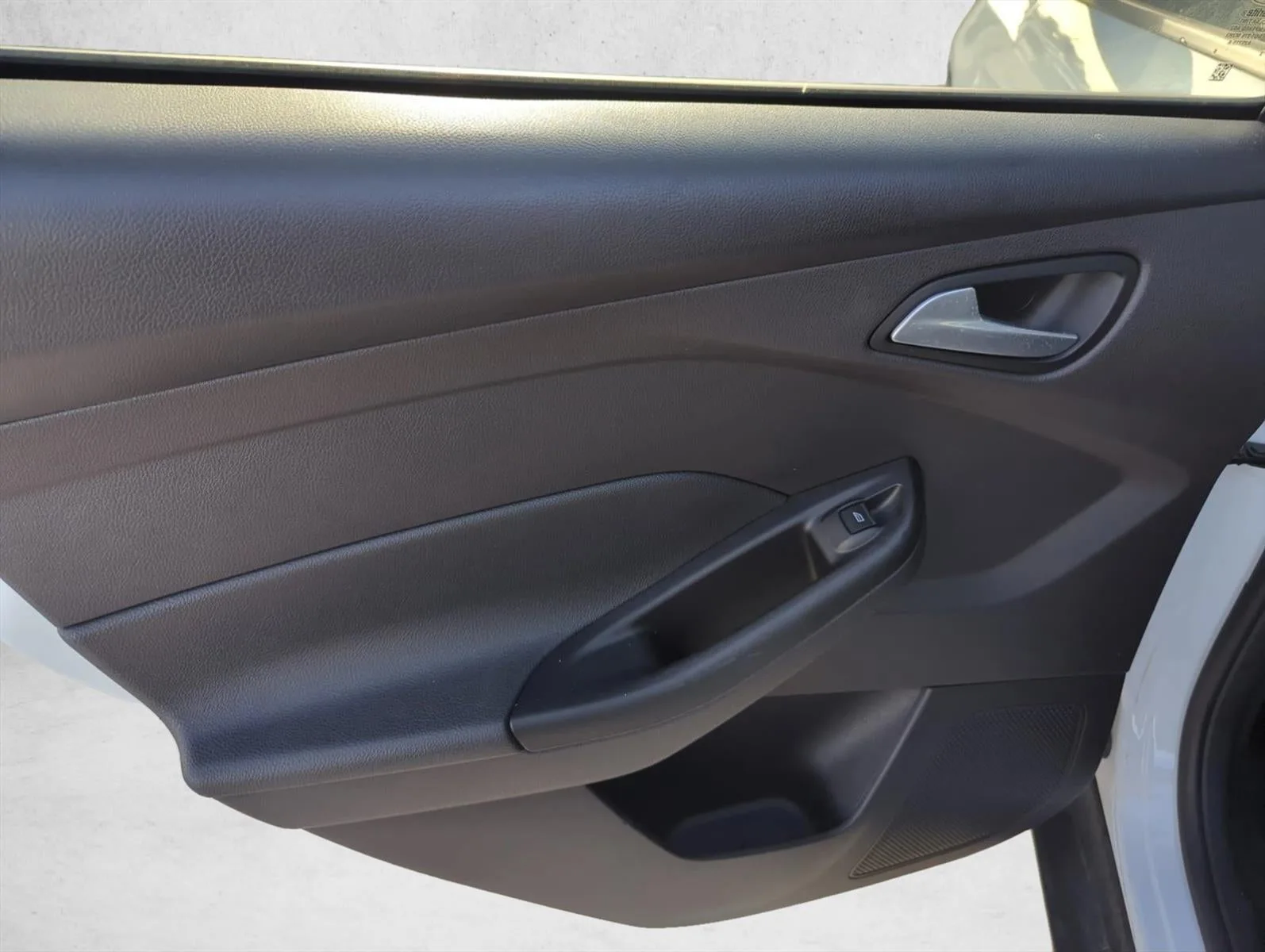 2013 Ford Focus 4dr Sdn SE photo 9