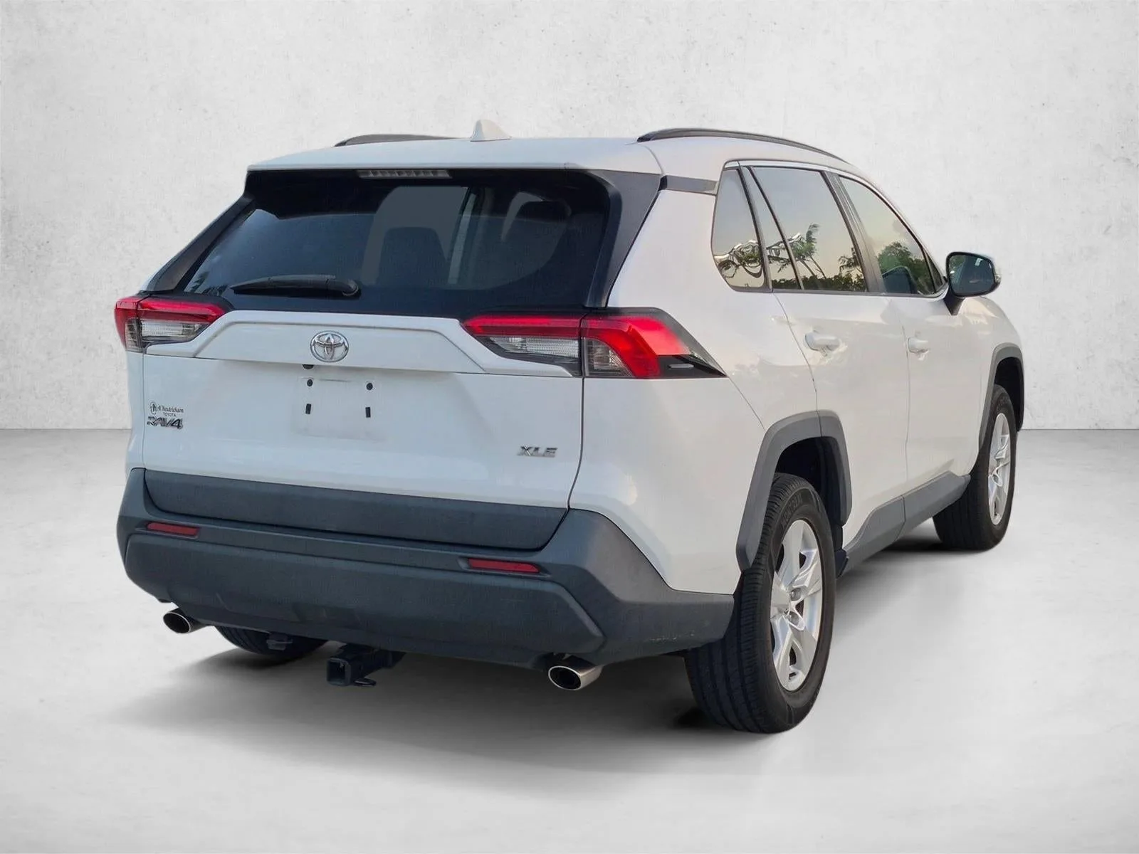 2020 Toyota RAV4 XLE FWD (GS) photo 3