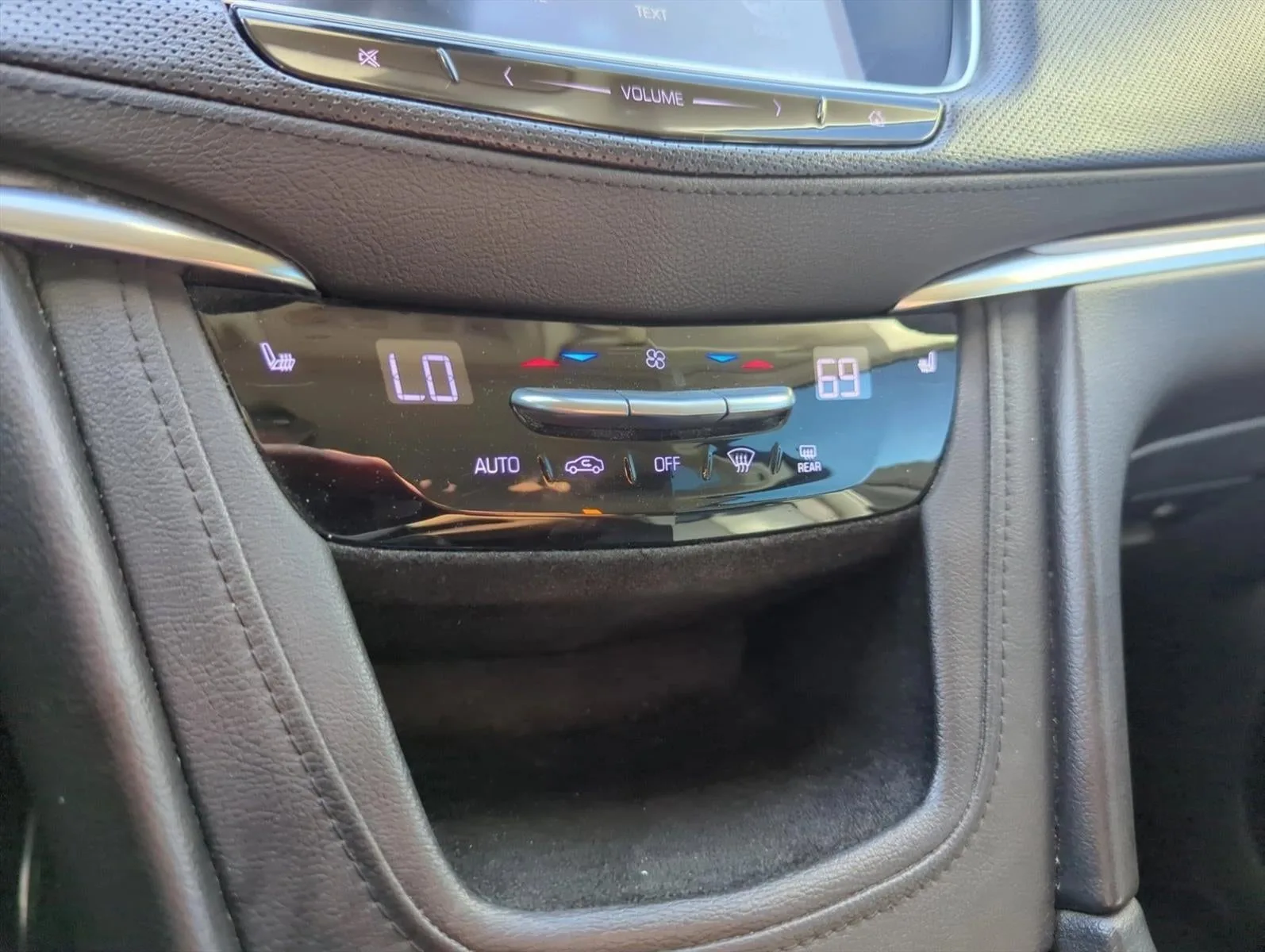 2017 Cadillac XT5 FWD 4dr Luxury photo 11