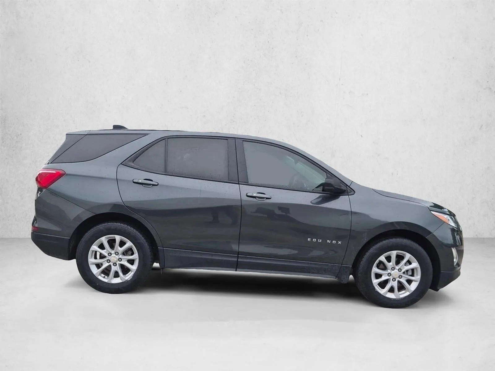 2019 Chevrolet Equinox LS photo 4