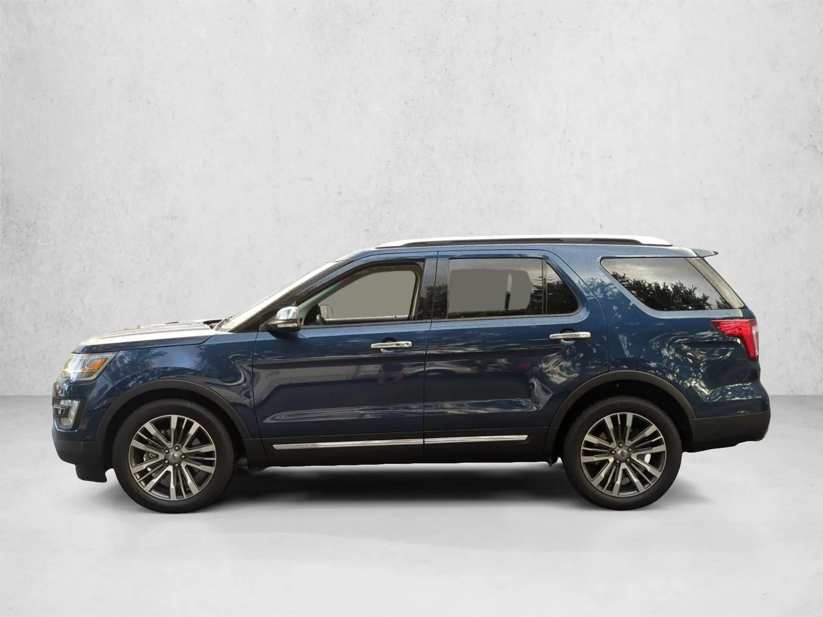 2016 Ford Explorer 4WD 4dr Platinum photo 8