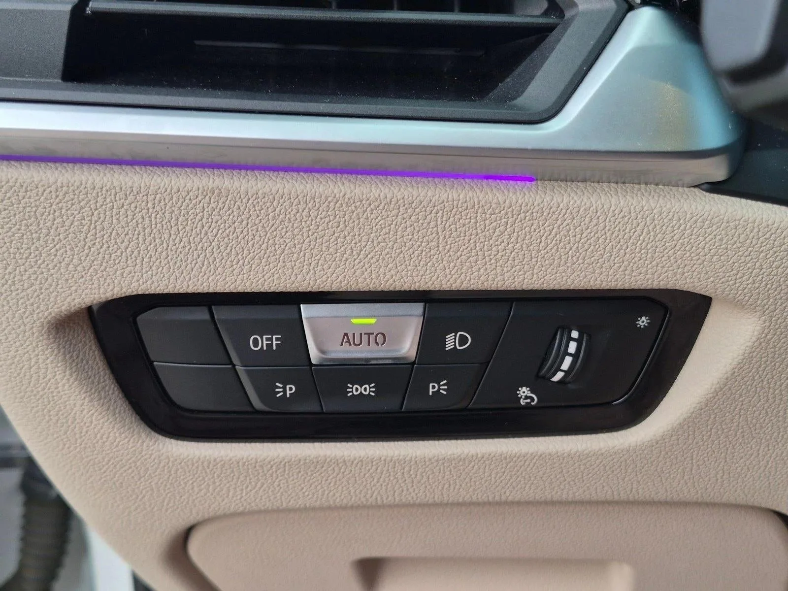 2020 BMW 330i Sedan North America photo 12