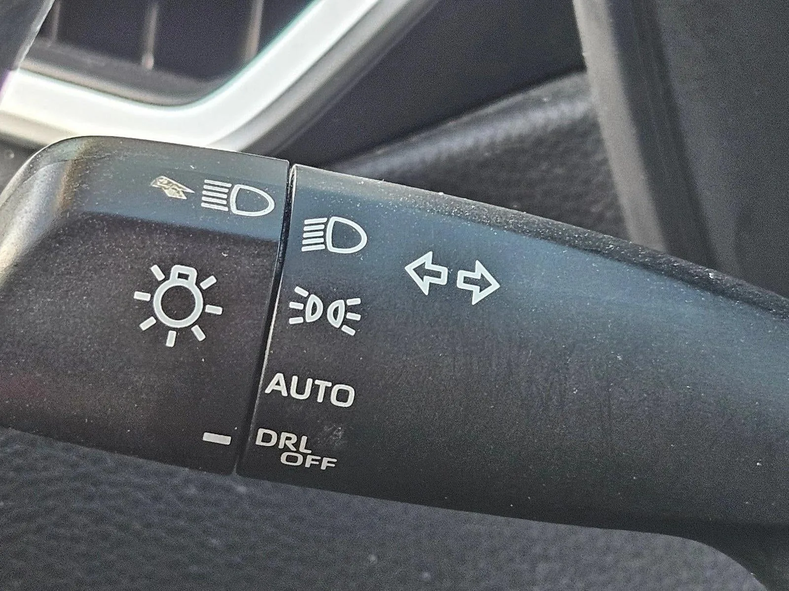 2020 Toyota Corolla Hybrid LE CVT (Natl) photo 11