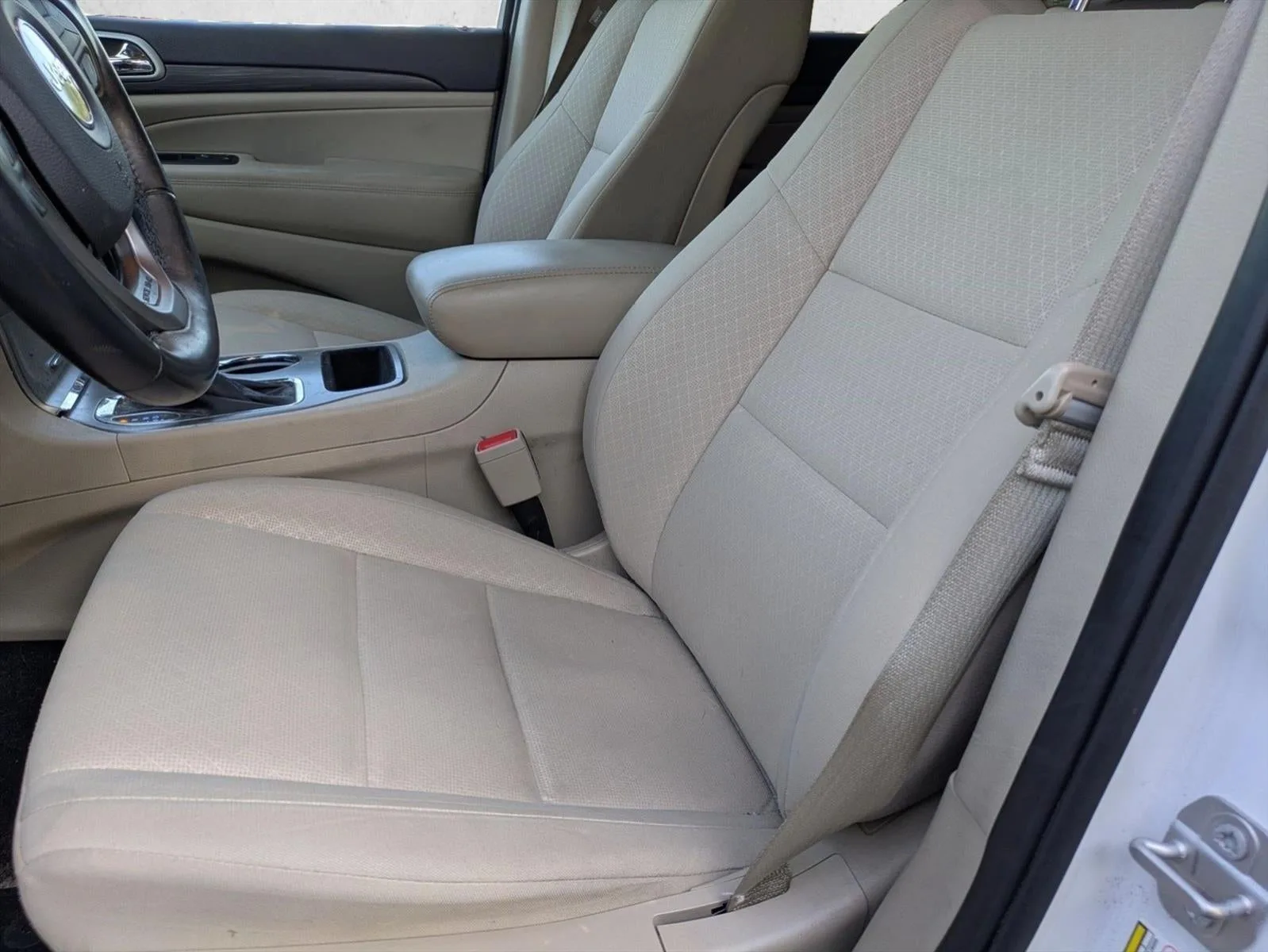 2019 Jeep Grand Cherokee Laredo E 4x2 photo 12