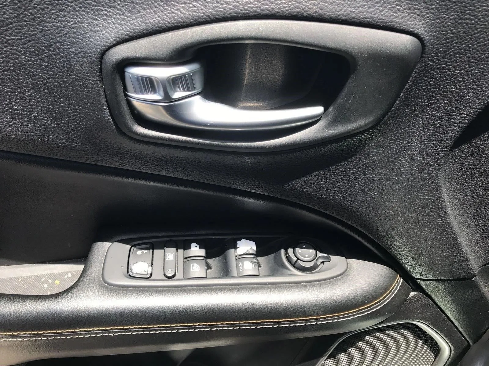 2017 Jeep Compass Sport FWD photo 12