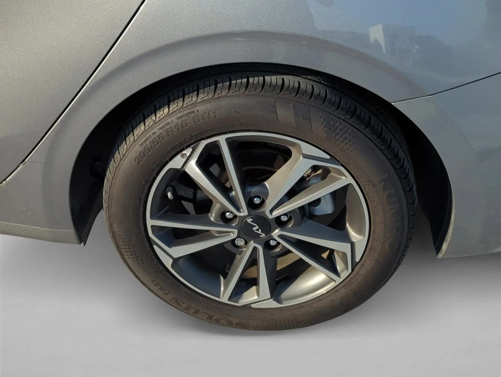 2023 Kia Forte LXS IVT photo 6