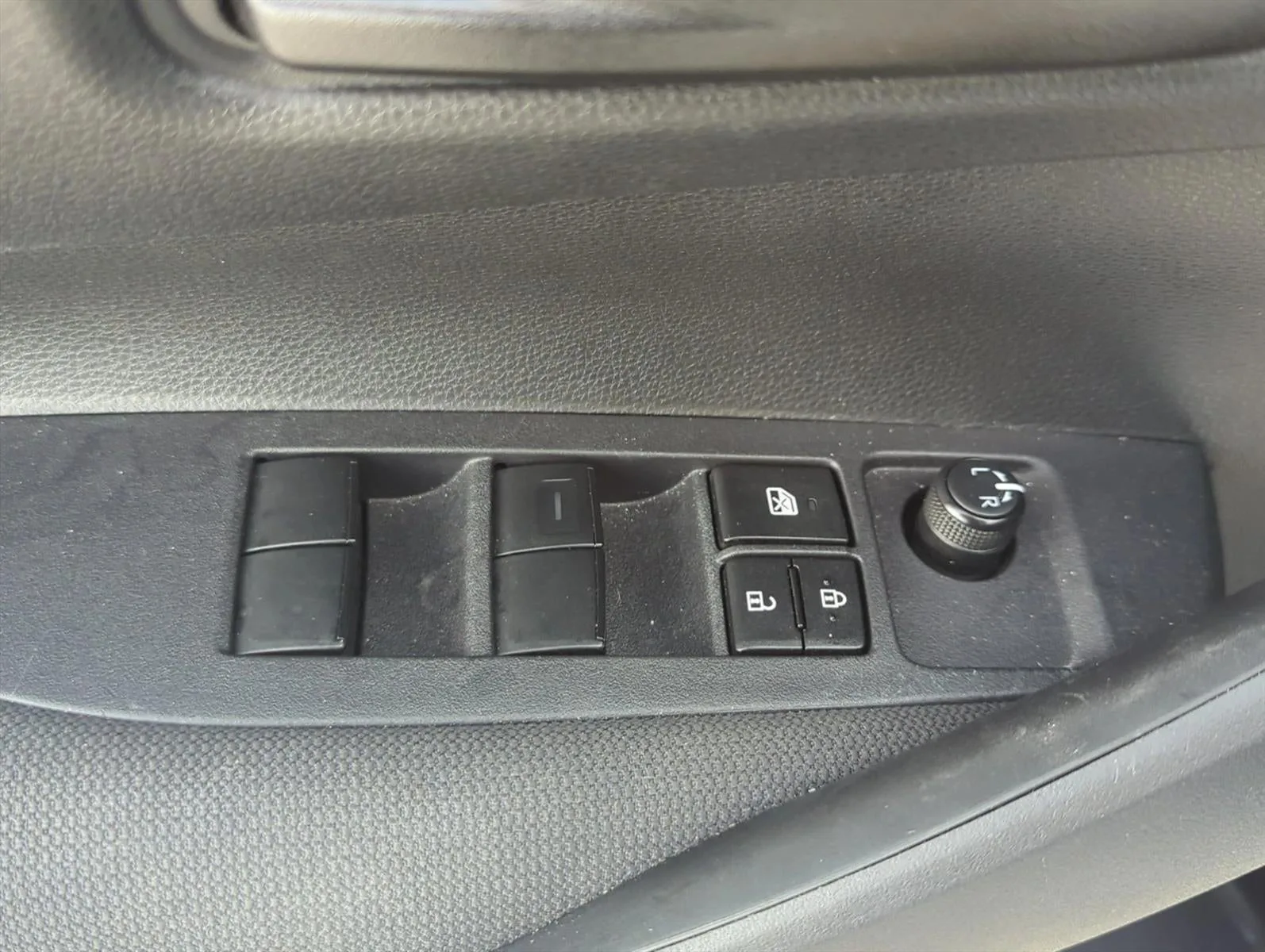 2023 Toyota Corolla LE CVT (Natl) photo 8