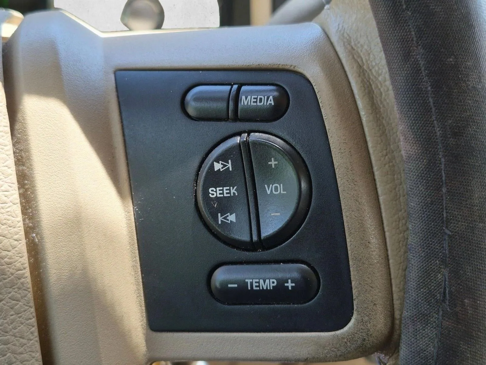 2008 Ford Super Duty F-250 SRW XL photo 8