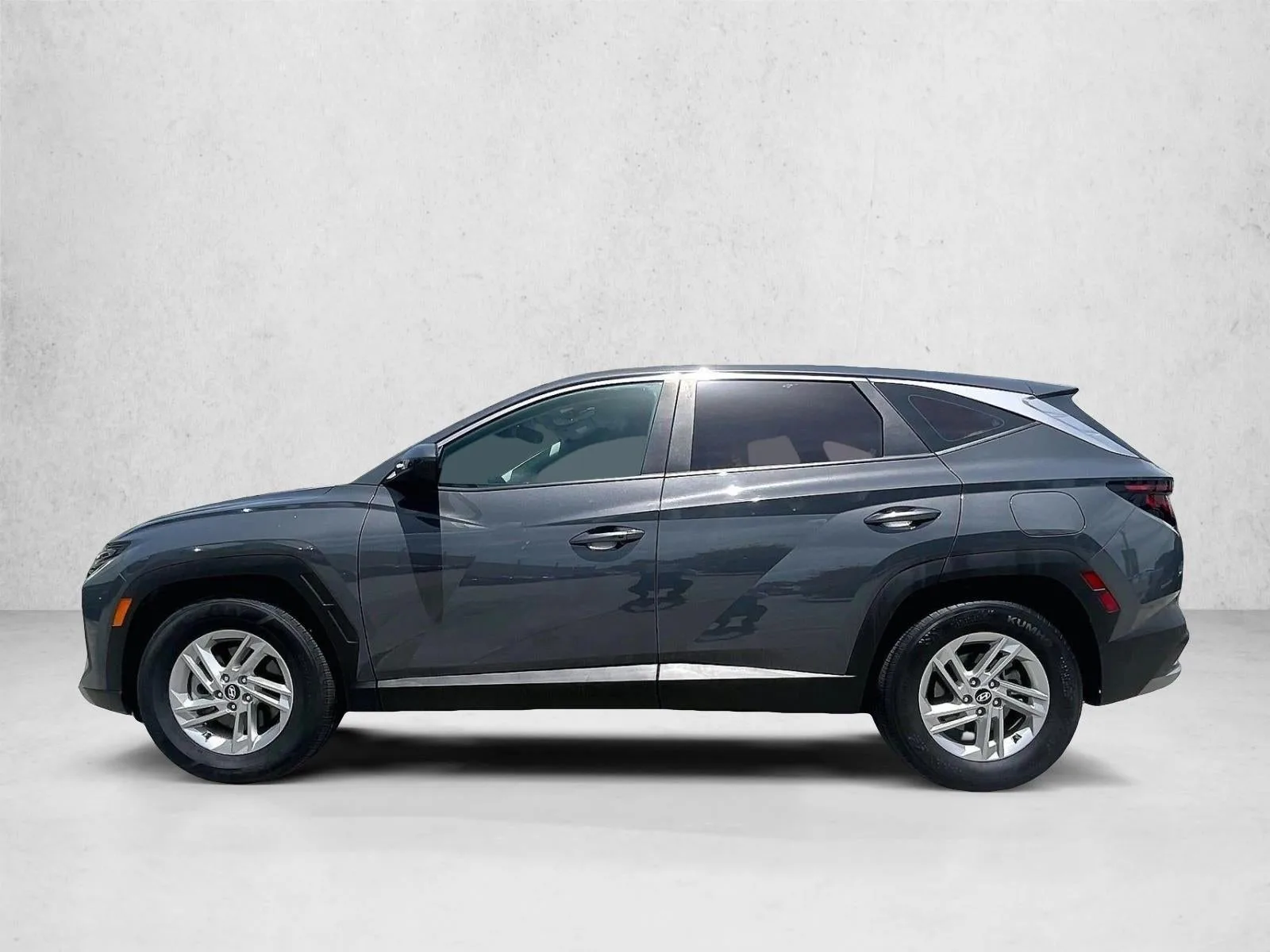 2025 Hyundai Tucson SE photo 6