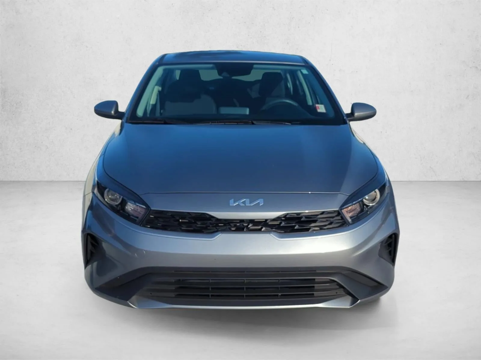2023 Kia Forte LXS IVT photo 2