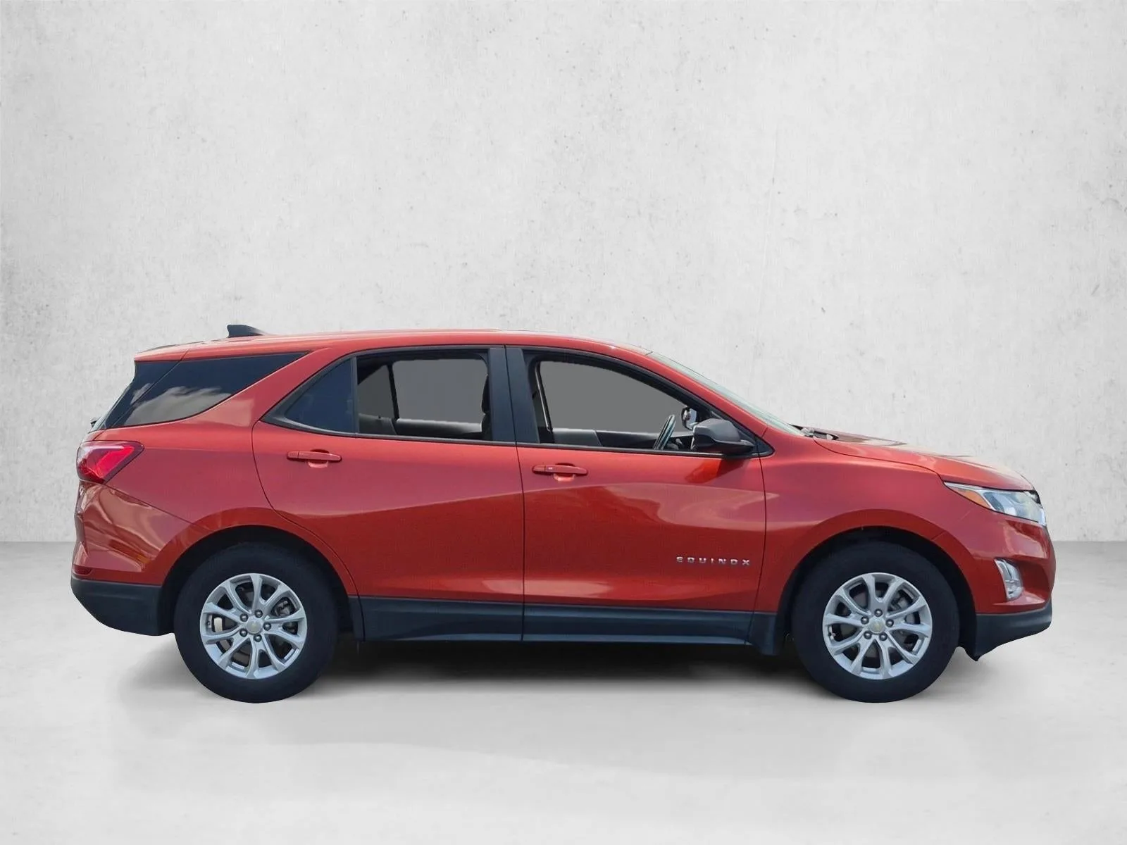2020 Chevrolet Equinox FWD LS photo 4