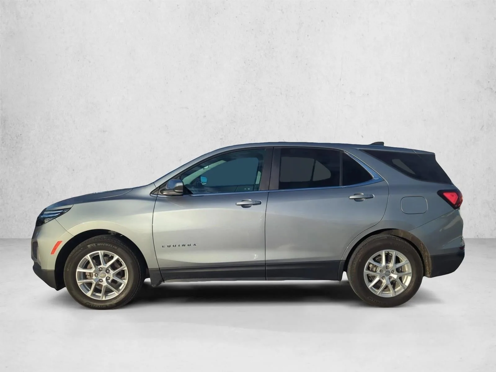 2024 Chevrolet Equinox FWD LT photo 5