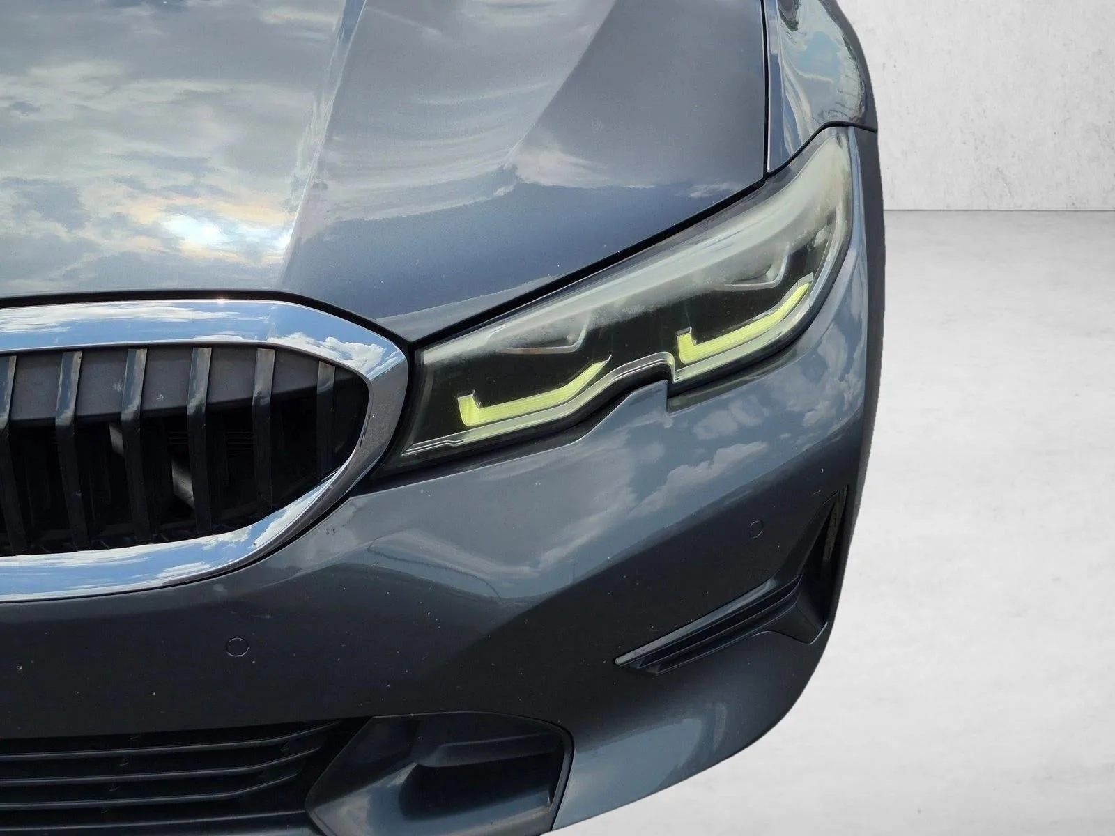 2020 BMW 330i Base photo 9
