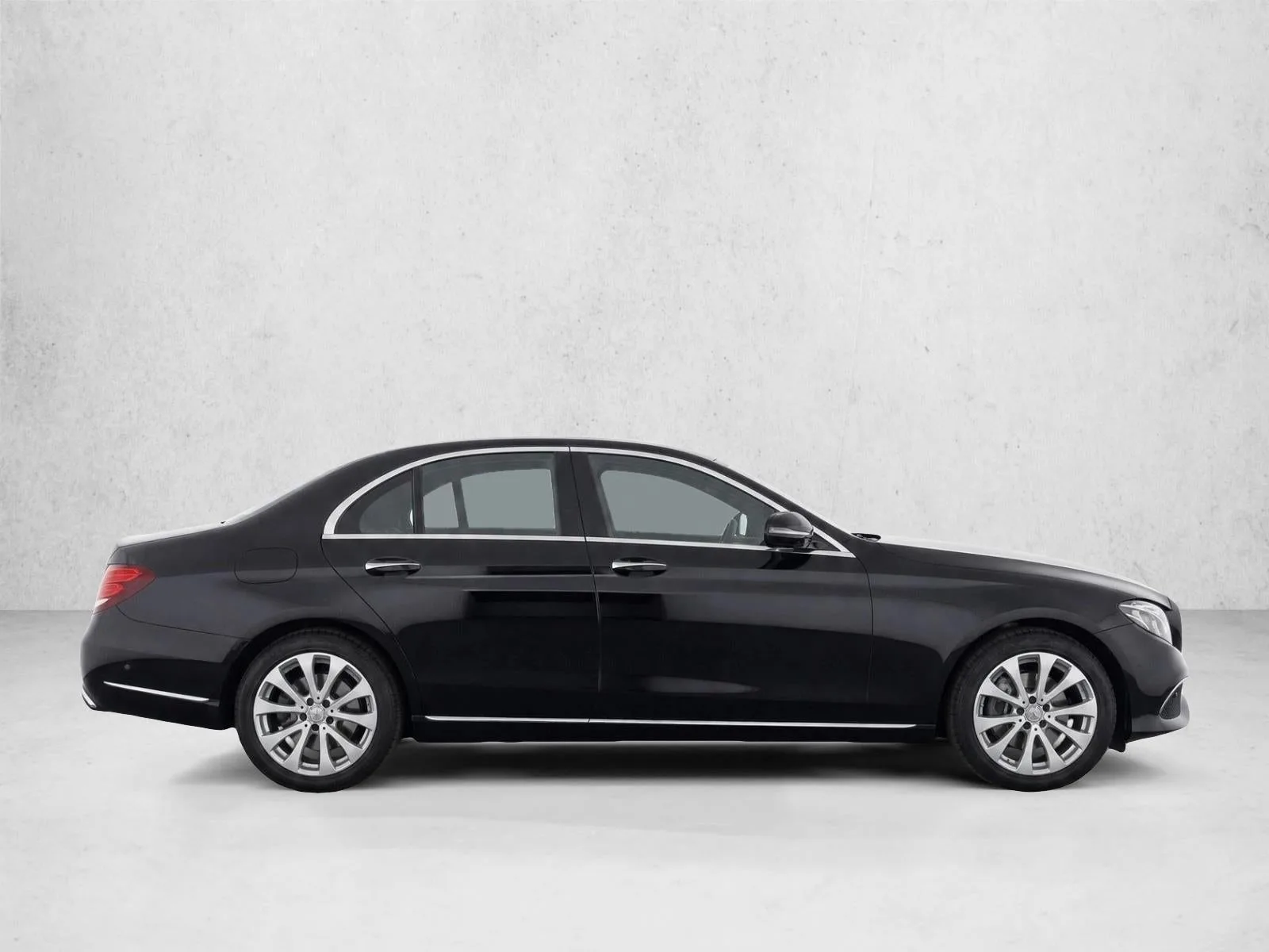 2017 Mercedes-Benz E-Class E 300 Luxury RWD Sedan photo 8