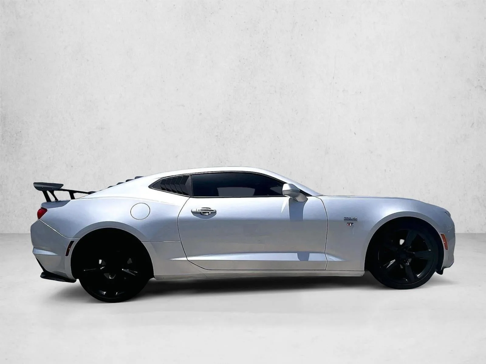 2019 Chevrolet Camaro 2LT photo 5