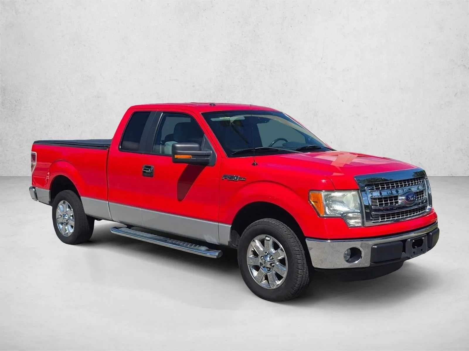 2014 Ford F-150 2WD SuperCab 6-1/2 Ft Box XLT photo 3
