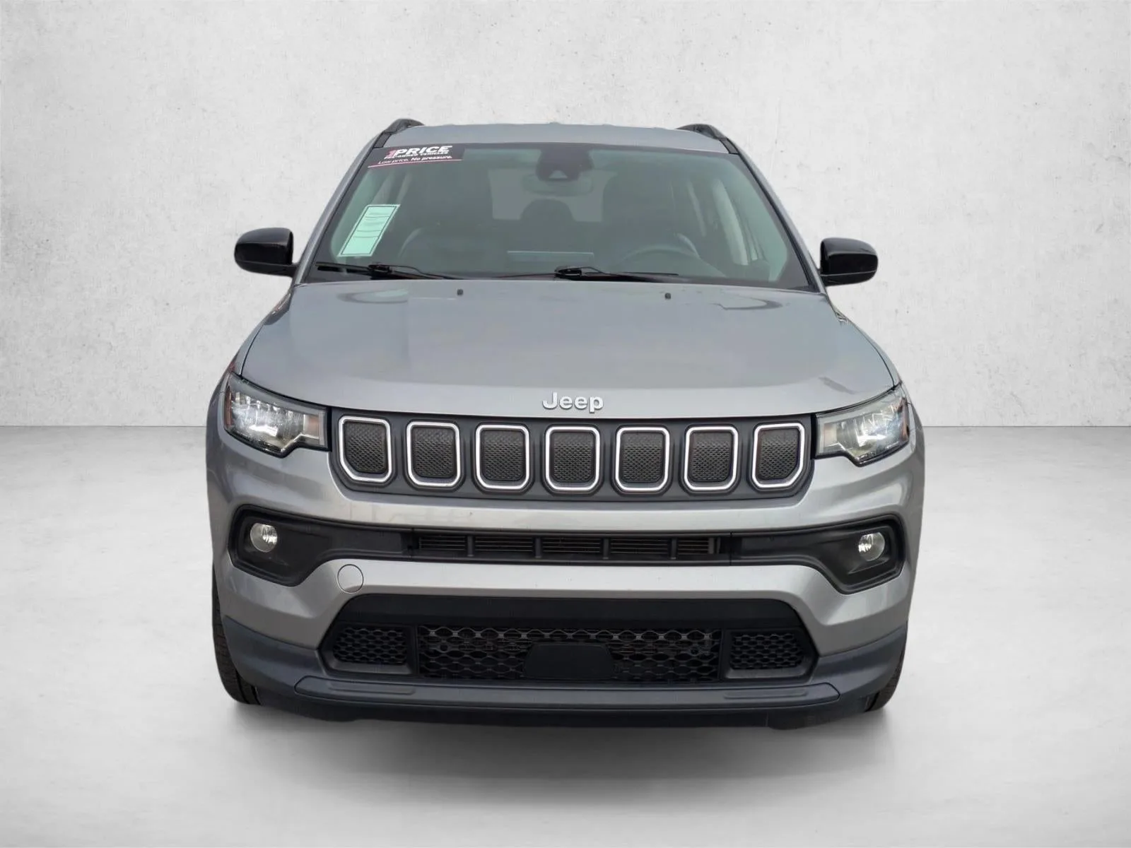 2022 Jeep Compass Latitude FWD photo 2