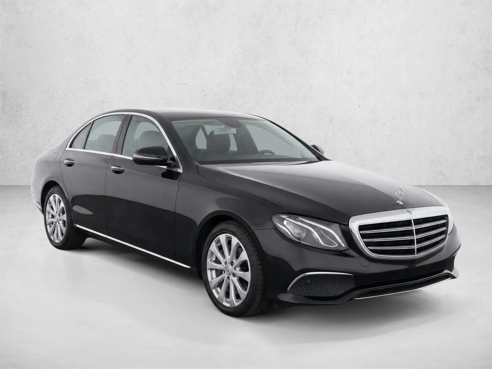 2017 Mercedes-Benz E-Class E 300 Luxury RWD Sedan photo 3