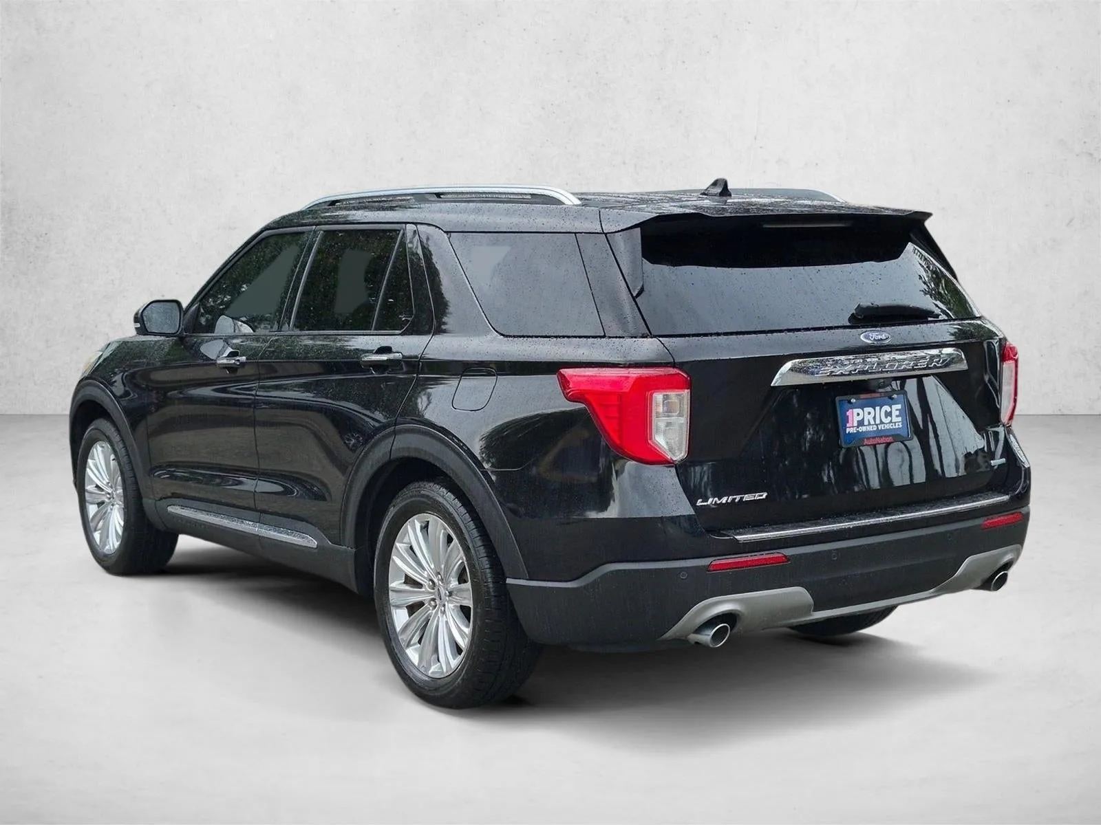 2020 Ford Explorer Limited RWD photo 8