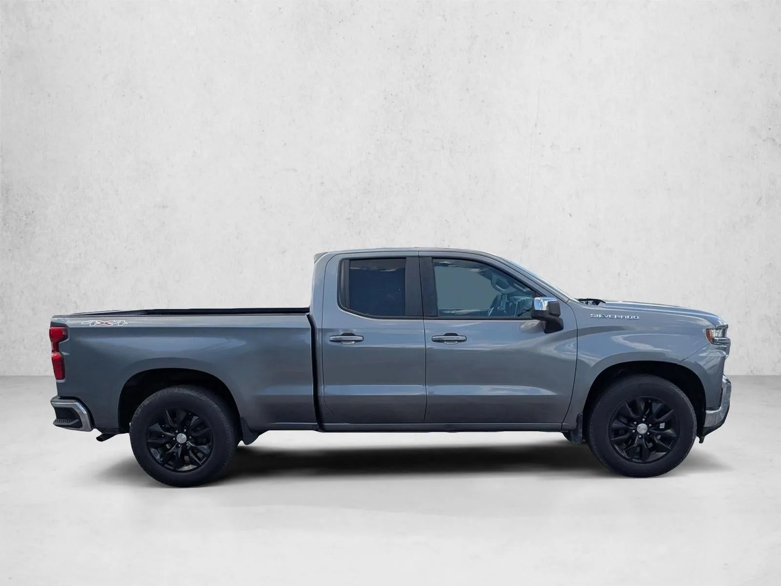 2019 Chevrolet Silverado 1500 LT photo 4