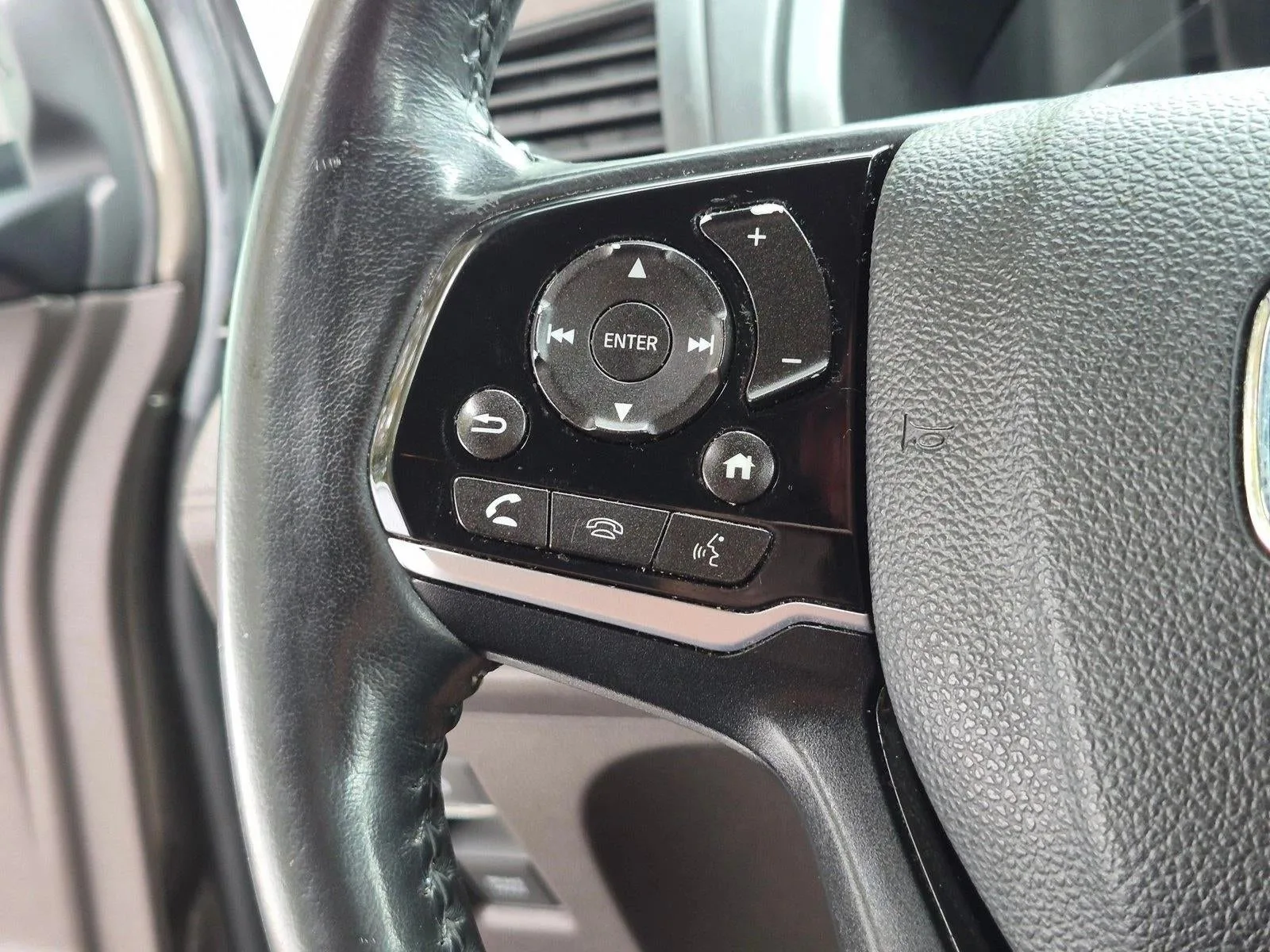2018 Honda Odyssey Elite Auto photo 4