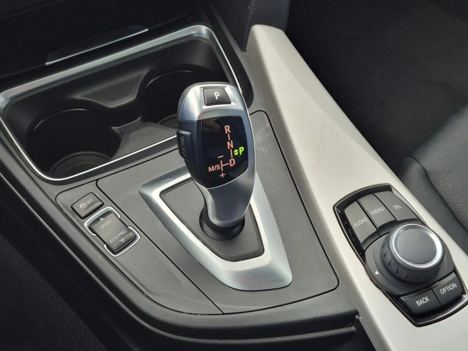 2015 BMW 320i Sedan photo 12
