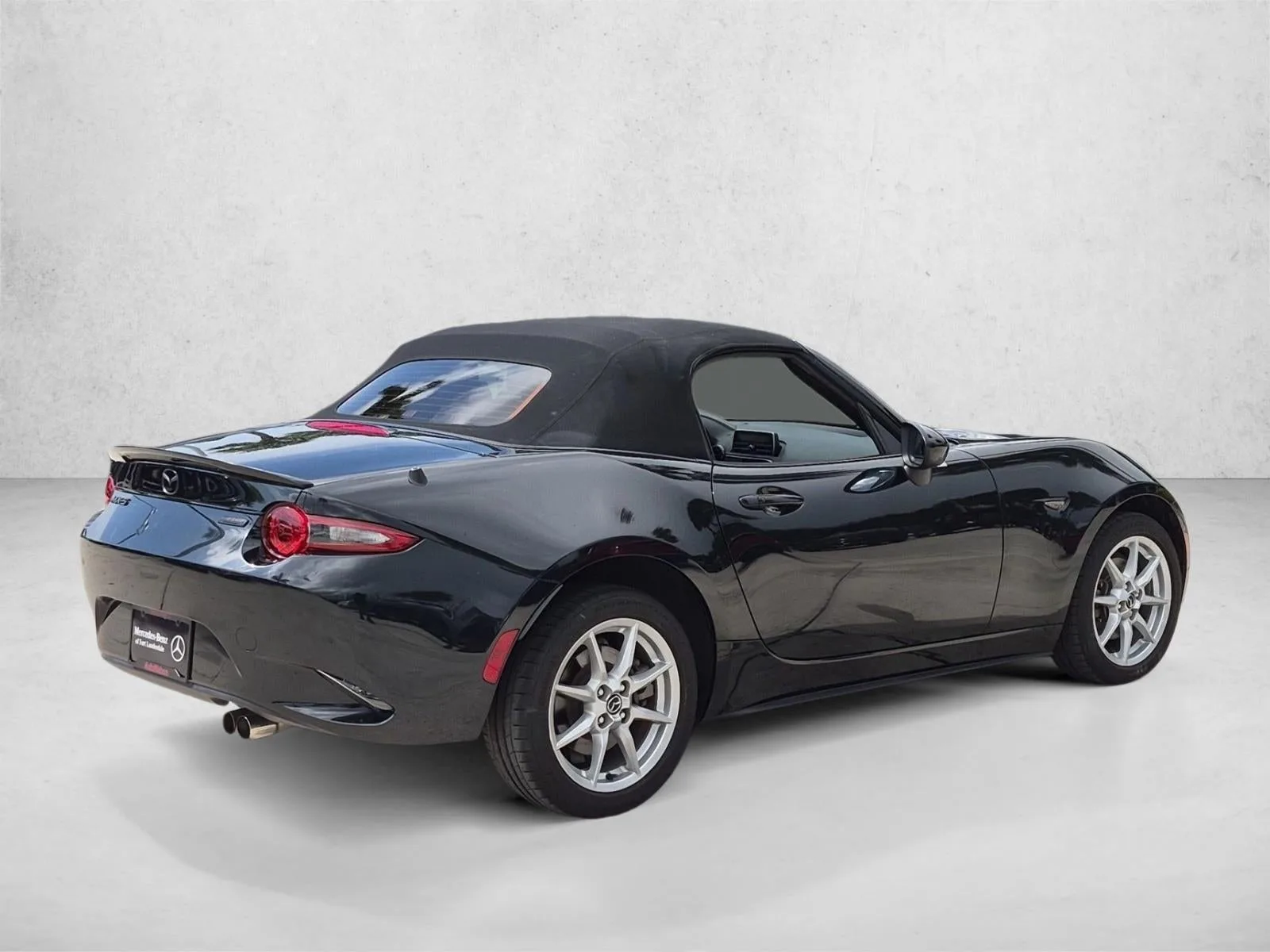 2016 Mazda MX-5 Miata 2dr Conv Auto Sport photo 5