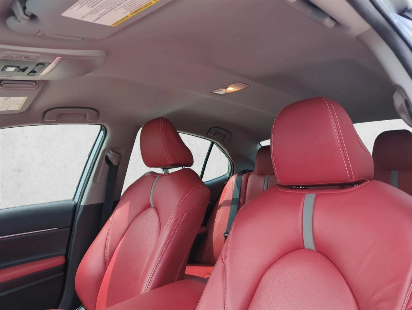 2019 Toyota Camry Hybrid LE CVT (Natl) photo 12