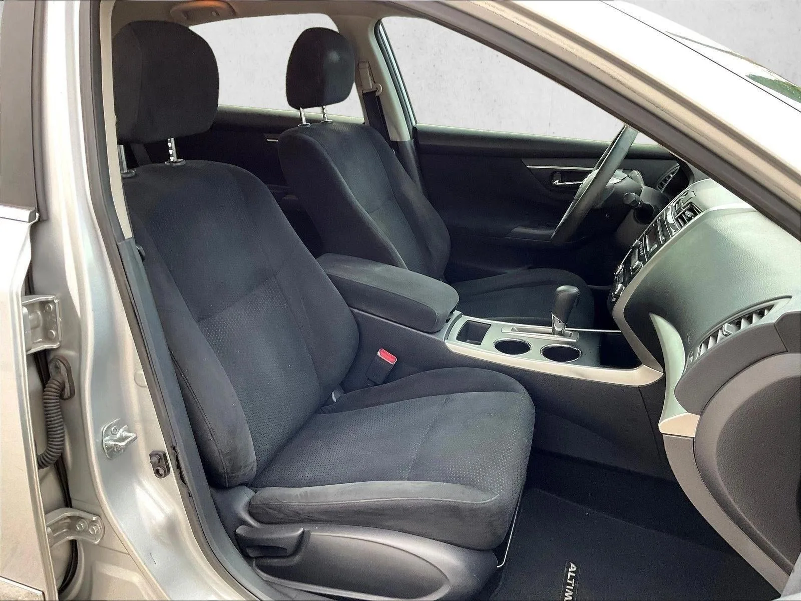 2015 Nissan Altima 4dr Sdn I4 2.5 S photo 9