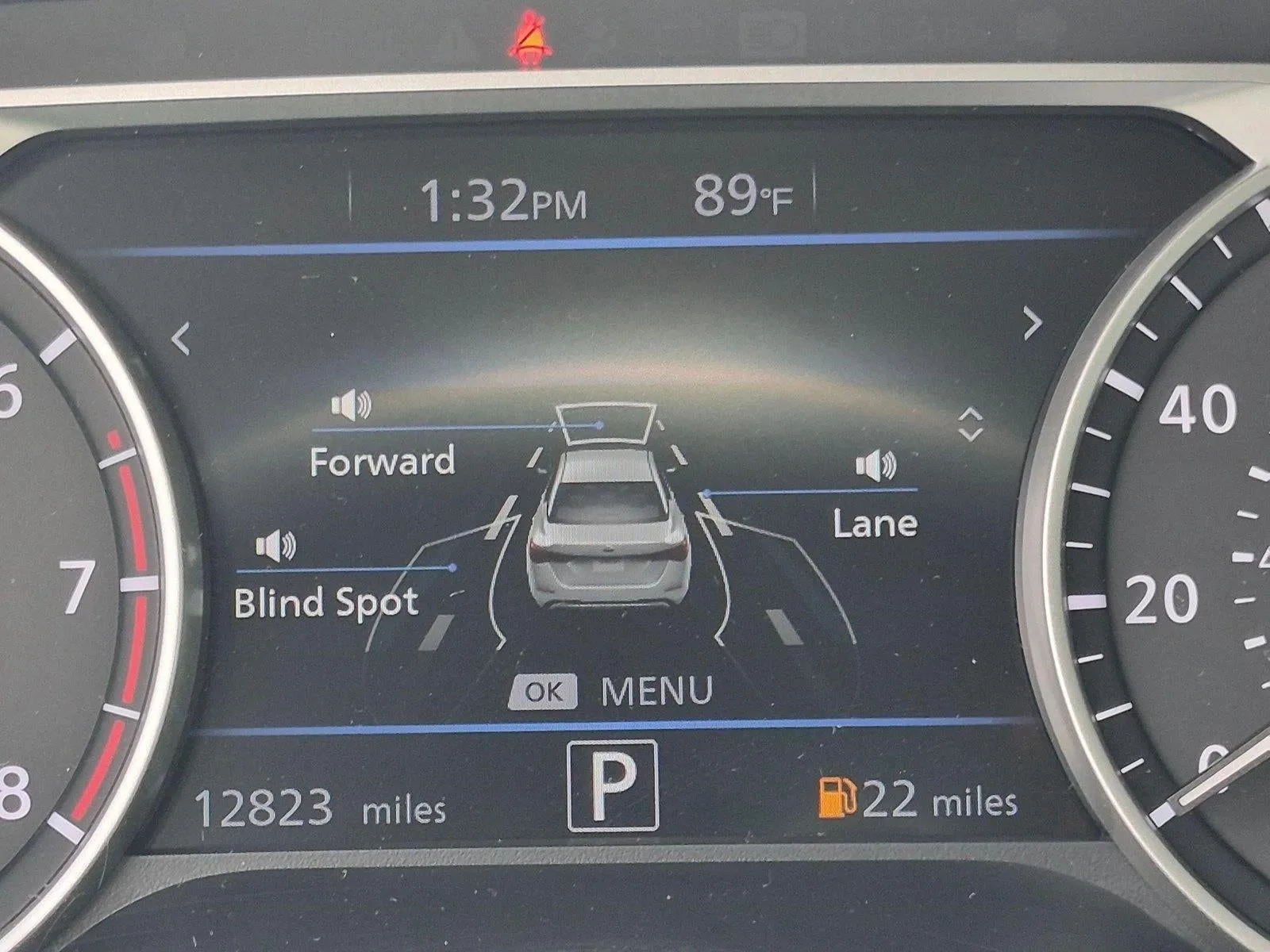 2024 Nissan Sentra SR CVT photo 9