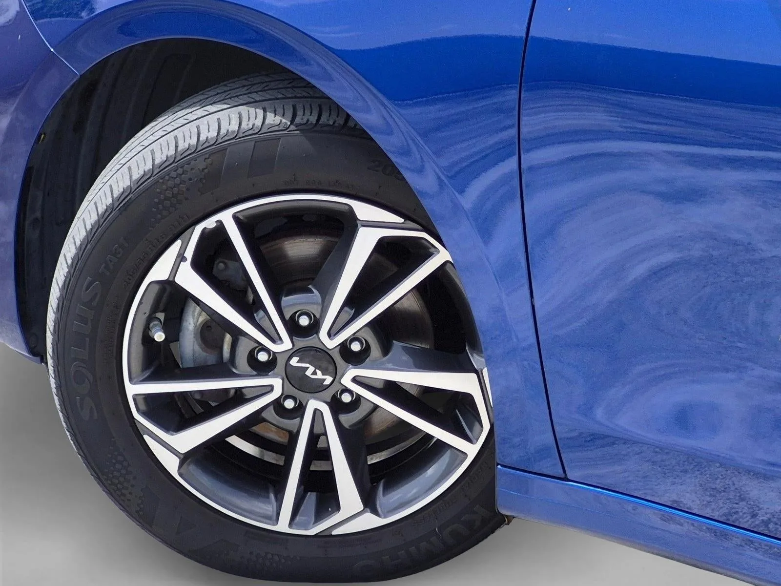 2023 Kia Forte LXS IVT photo 10