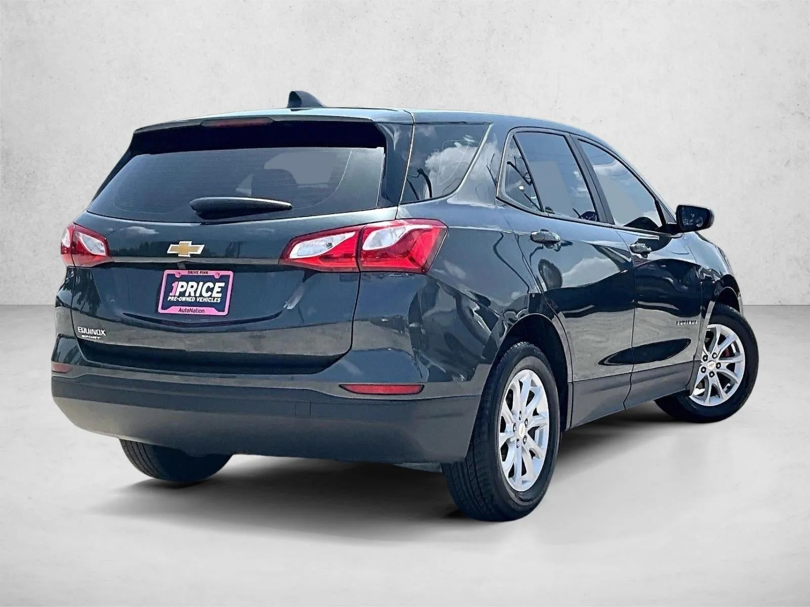 2020 Chevrolet Equinox LS photo 2