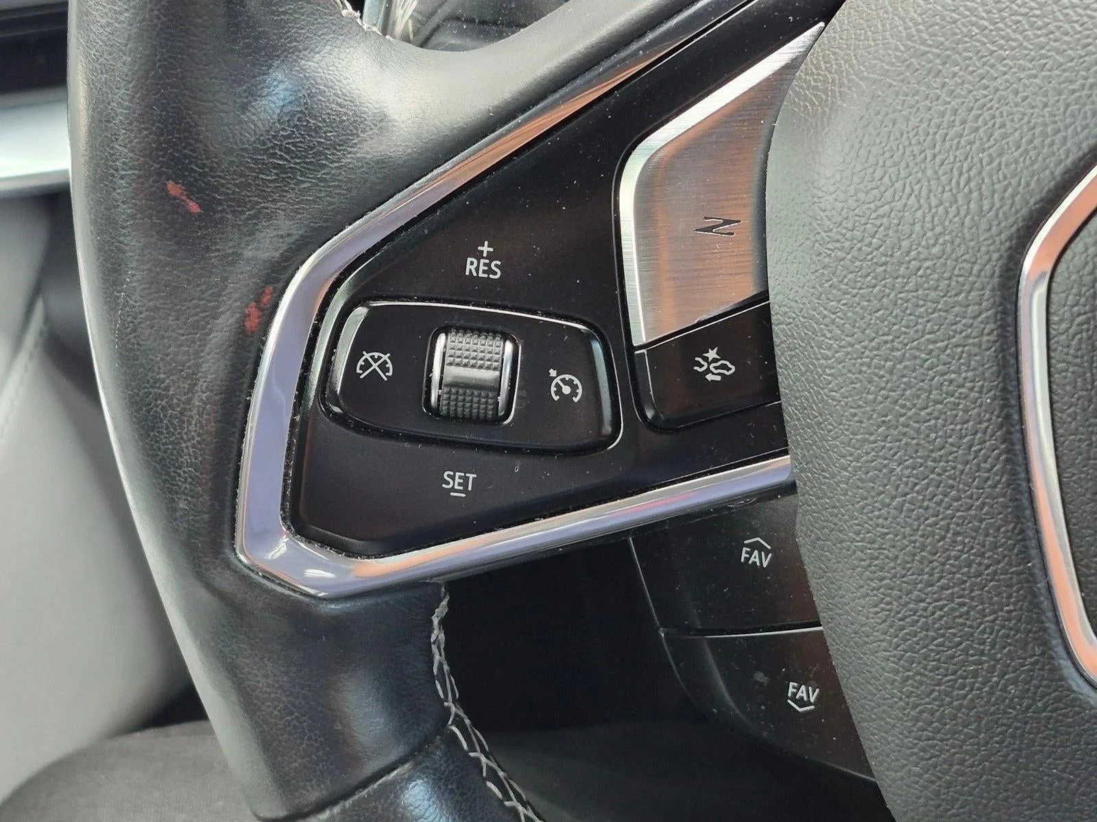 2024 Chevrolet Corvette Stingray 2LT photo 10