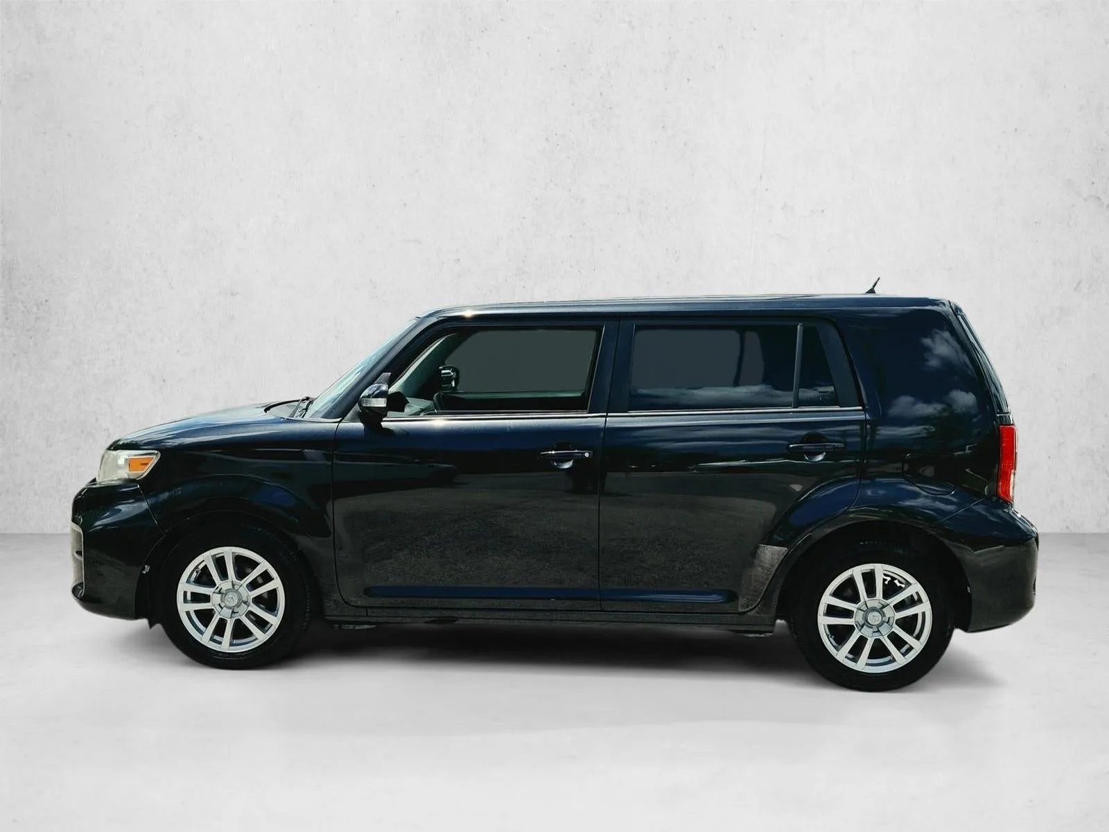 2015 Scion xB 5dr Wgn Auto 686 Parklan Edition (Natl) photo 8