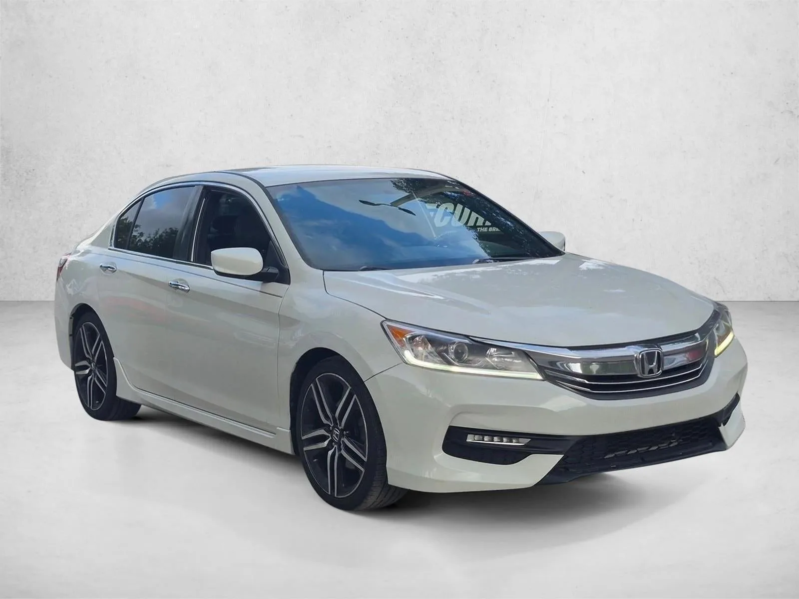 2016 Honda Accord Sport photo 3